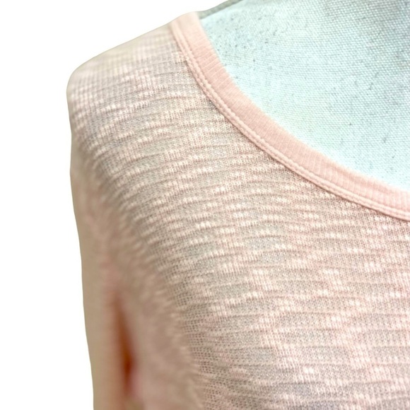 Left of Center pale pink handkerchief hem nubby long sleeve top size medium - Picture 5 of 11